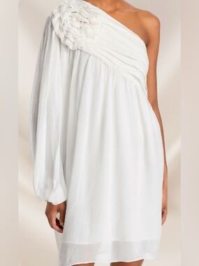 Farm Rio Flowy White One Shoulder Mini Dress/ Large Single Rosette Applique : M